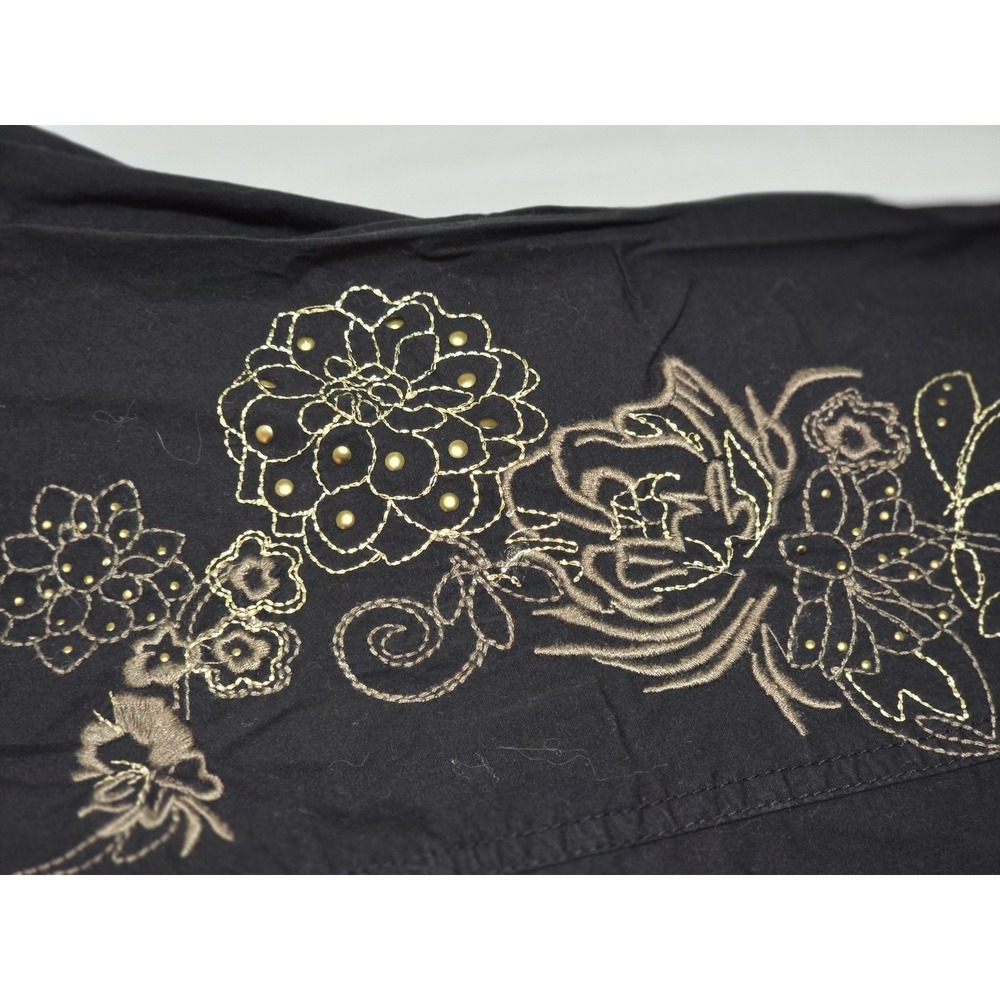 ROZ &‎ ALI Black Cargo Capris Floral Embroidered Studded Waist Size 24 /0267